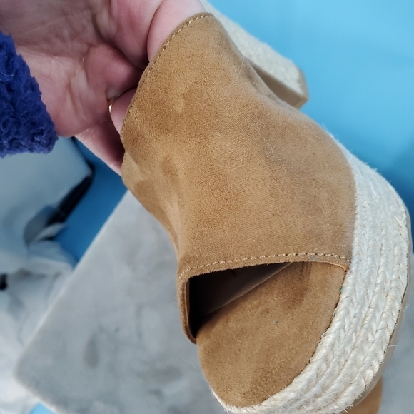 American Rag tan platform woven sandals 7 - Picture 4 of 16